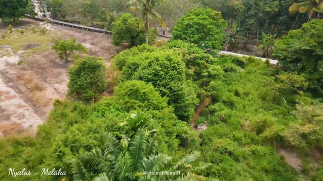 Dji Mavic air 2 - Nyalas Melaka - Kebun смотреть онлайн