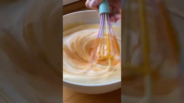 Пироги с вишней и изюмом