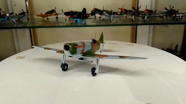 Монстр из коробки 1:72. Dewoitine D.520 от Hobby Boss. Part 2. Subtitres (!).