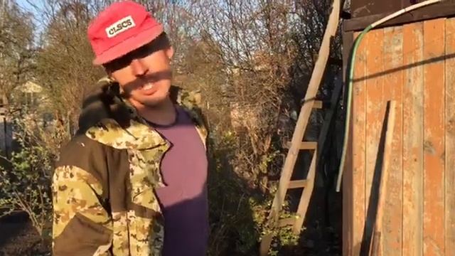 Все соседи по саду уже поливают водой с абиссинской скважины Игла. смотреть онлайн