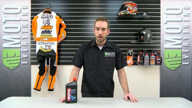 Motul 3000 4T Petroleum 4-Stroke Oil Review by Moto Everything смотреть онлайн