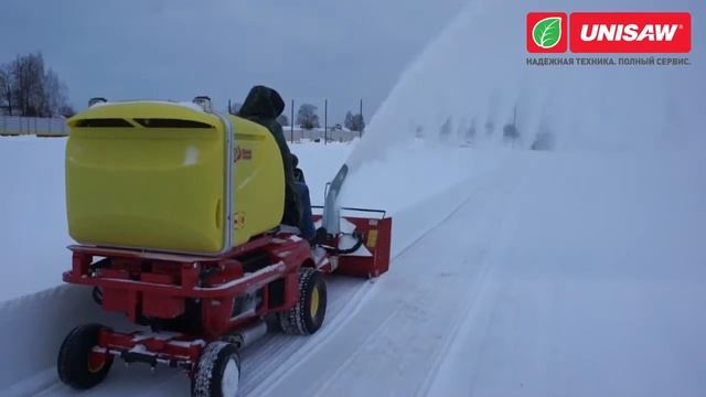 Уборка снега с футбольного поля машиной Gianni Ferrari (тренировочное поле в рамках ЧМ2018 Гучково) смотреть онлайн