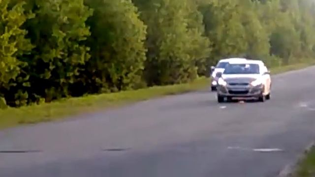 Hyundai Solaris 1.6MT vs Kia Optima 2.0AT смотреть онлайн