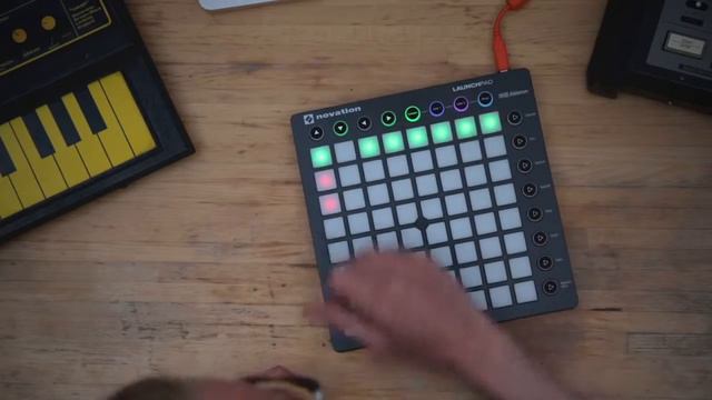 Novation Launchpad - Overview with Buddy Peace смотреть онлайн
