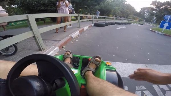 Картинг,Давид катается на феррари с папой на перегонки David is doing carting with Dad on Ferrari