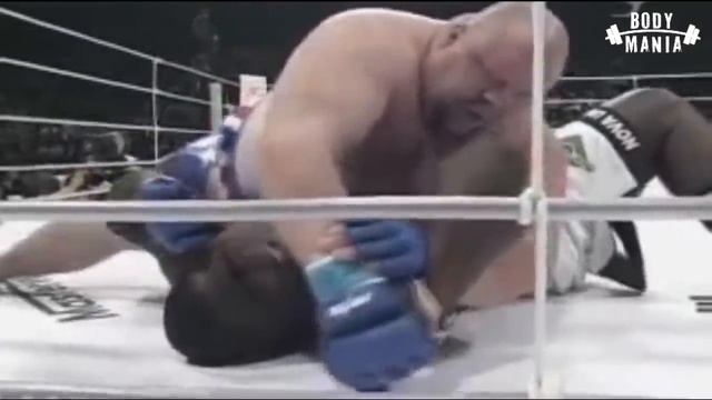 Обидел толстого но не знал что он боец \ Fat vs Bodybuilder смотреть онлайн