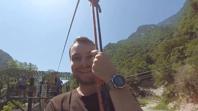 Спуск по канату в Абхазии смотреть онлайн