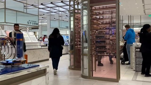 Harrods London where Millionaires shop - First time Visit смотреть онлайн