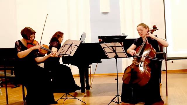 Гайдн И.Haydn J.Трио D dur Trio смотреть онлайн