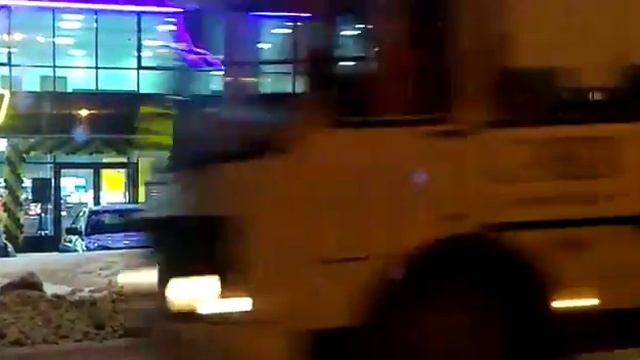 Томск магазин "ласточка" девушки танцуют в ветрине смотреть онлайн