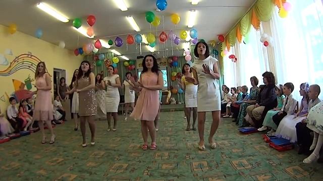 Копия видео "Ответное слово родителей на выпускном в д с Павловск 2017 г" смотреть онлайн