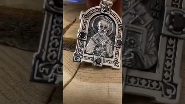 Серебряная Икона с ликом Николай Чудотворец и Иисус смотреть онлайн