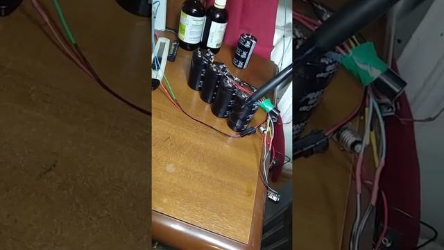 Батарея ионисторов на 2000 F_2,7V. смотреть онлайн