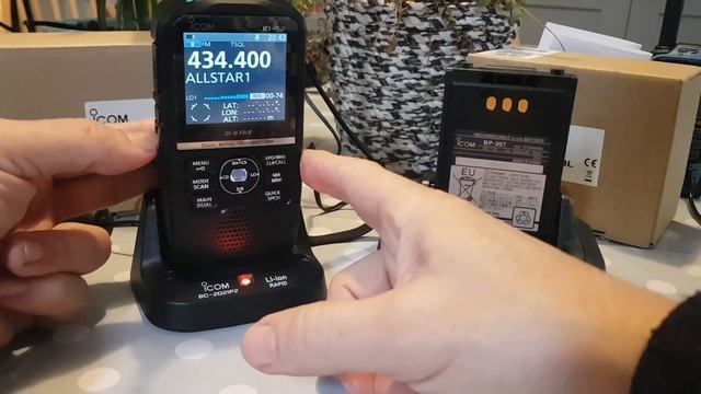 ICOM - DROP IN CHARGERS- BP202IP2L & BO202IP3L смотреть онлайн