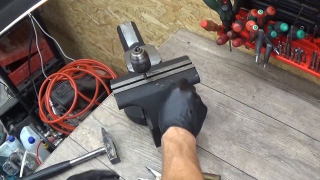 Dewalt Drill Chuck Replacement - Removing A Screw-on Chuck - DCD796 DCD791 DCD790