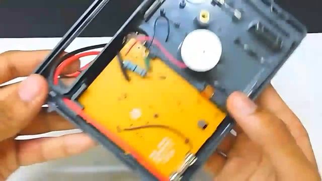 Whats inside a Multimeter??? смотреть онлайн