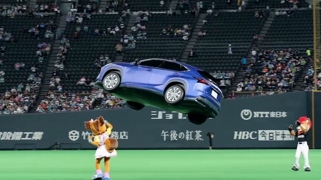 FLYING CAR - LEXUS NX @ Sapporo Dome - JAPAN смотреть онлайн