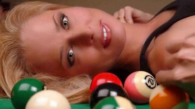 Hot Girl pool players fan video смотреть онлайн