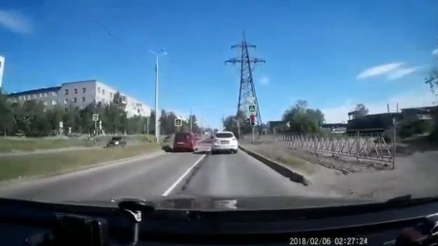 Хибины.com: не смотрит в зеркала. АПатиты смотреть онлайн