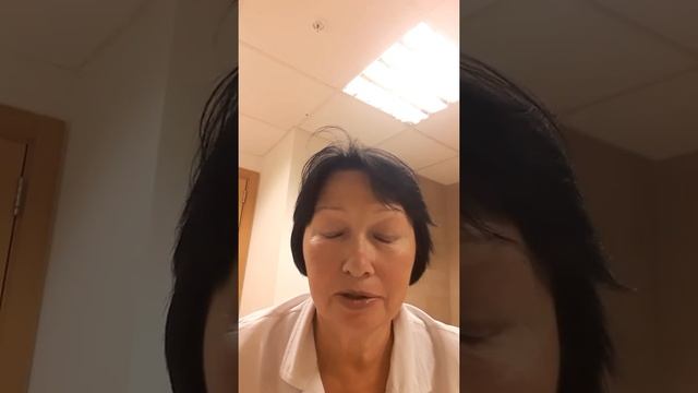 Убрать " уставшее" веко, добавить обьем и выразительносьть глазам. Полезная минута от Доктора. смотреть онлайн