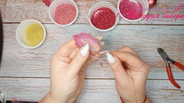 Амариллис из бисера - мастер-класс, урок 1/2. Новогодний декор смотреть онлайн