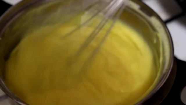 Готовим заварной крем - вкусный и нежный| How to make custard смотреть онлайн