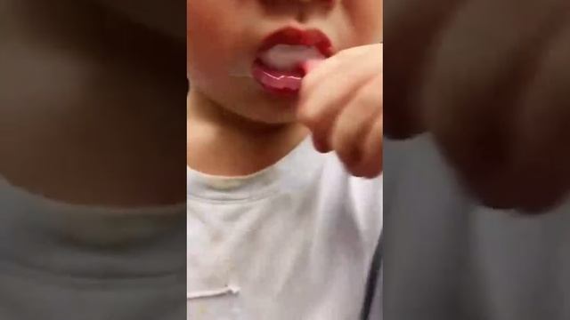 зубная щётка для детей смотреть онлайн