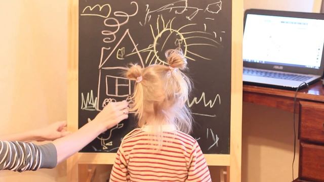 РИСУЕМ МЕЛКАМИ НА ДОСКЕ IKEA ДОМИК СОЛНЫШКО МАЛЕНЬКИЕ ДРУЗЬЯ смотреть онлайн