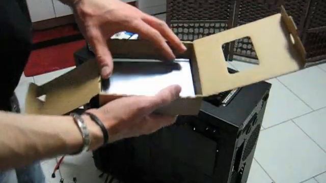 Unboxing Intel X25-M SSD G2 Postville 80 GB