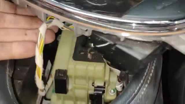 Mercedes Benz CLS350 2005 - Removing selector out of Park