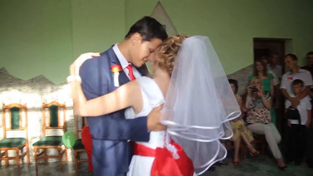 Танець молодят смотреть онлайн