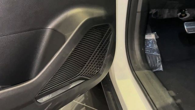 2024 Geely Coolray SUV - White Color смотреть онлайн