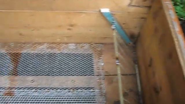 Клетка для кролика своими руками из чемодана смотреть онлайн