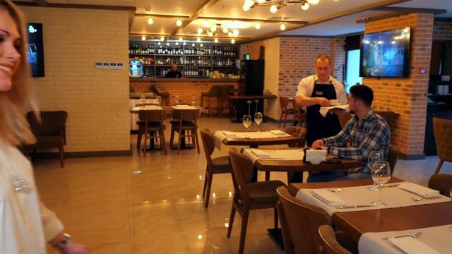 Brosko Hotel Moscow: Иностранные Гости смотреть онлайн