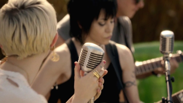 Miley Cyrus Ft. Joan Jett - Different (1080p)