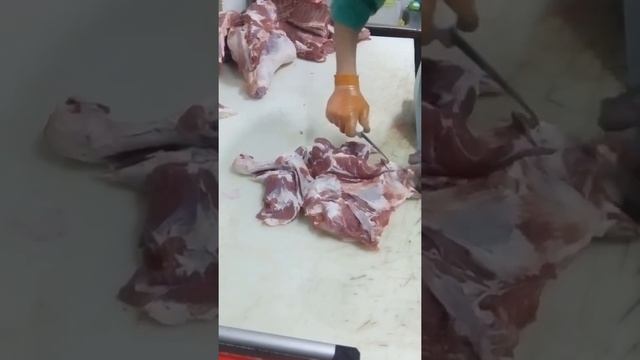 Свинная лопатка (обвалка). смотреть онлайн