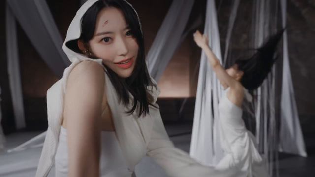 LE SSERAFIM (르세라핌) 'UNFORGIVEN  Dance Version