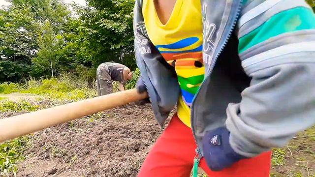 А на даче жизнь иначе! смотреть онлайн