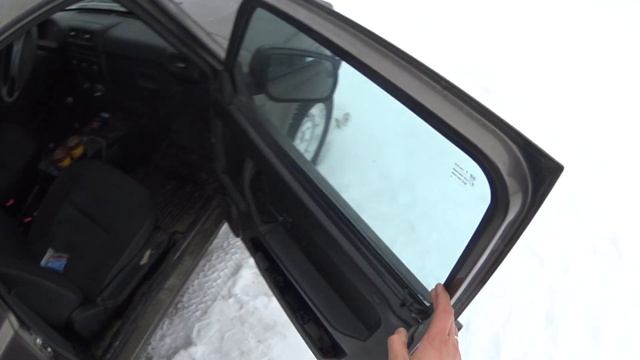 Зимние проблемы Нивы! Как открыть дверь нивы в мороз?Дорабатываем пластик двери смотреть онлайн