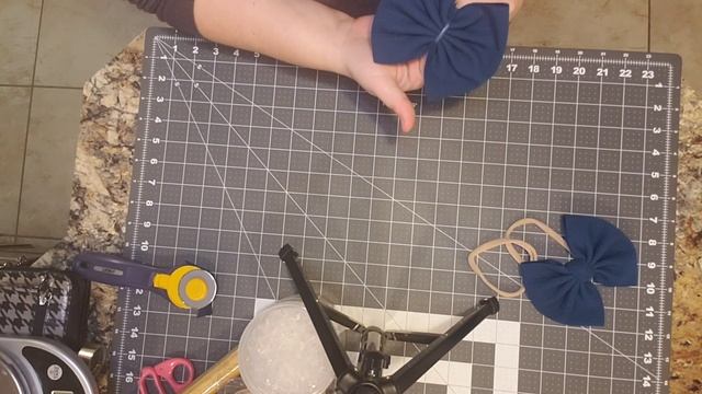 How To Make A Bow on Nylon Video Tutorial | Toddler Nylon Bow смотреть онлайн