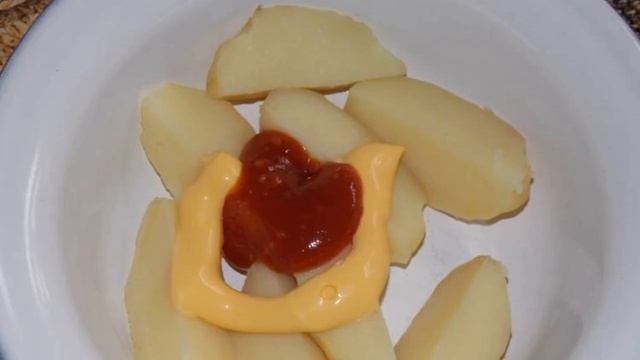 Baked potato slices in sauce смотреть онлайн