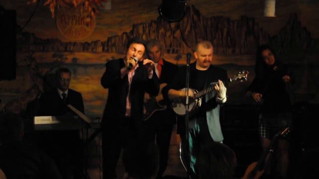 А у окна стоял чемоданчик. Очень артистично. Эдик, Ян, Миша Иноземцев смотреть онлайн