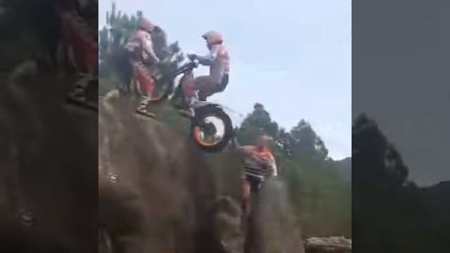 Самые эпичные трюки с мотоциклом смотреть онлайн