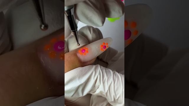 Point Paint на ногтях с помощью дотса / Простые и быстрые дизайны / Как Вам дизайн?