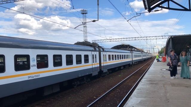 ЭП2Д-0125 ЦППК Перекраска Наше Подмосковье На станции Перово смотреть онлайн