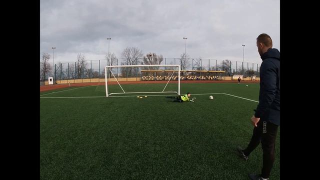 Индивидуальная тренировка вратаря U-12 смотреть онлайн