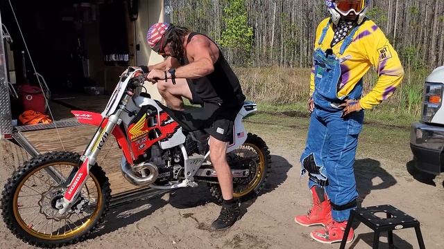 RONNIE MAC CR500 TESTING WITH SR. AT PAX TRACK DAYTONA BIKE WEEK смотреть онлайн