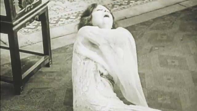 Neva Gerber in a Badass Scene from THE TRAIL OF THE OCTOPUS смотреть онлайн