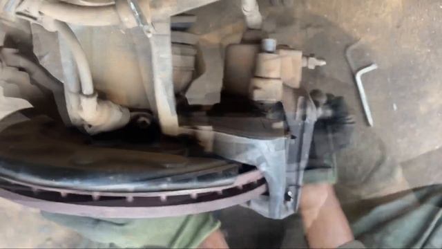 How to change front break pads on a Volkswagen polo TSI 2014-onwards смотреть онлайн