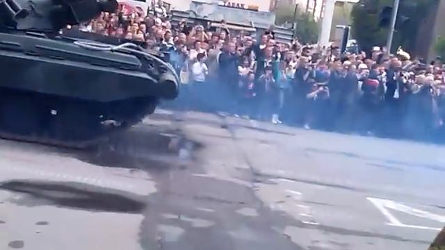 Парад в Луганске (09.05.2015) смотреть онлайн